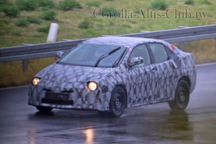 2019-toyota-corolla-sedan-spied-side-mirrors-stick-out-like-shreks-ears_1.jpg